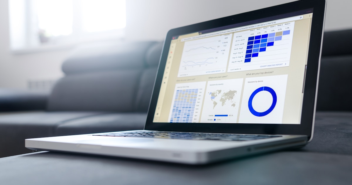 Como calcular health score de clientes SaaS: guia completo