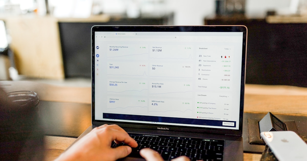 10 métricas de Customer Success que todo time de SaaS B2B precisa acompanhar